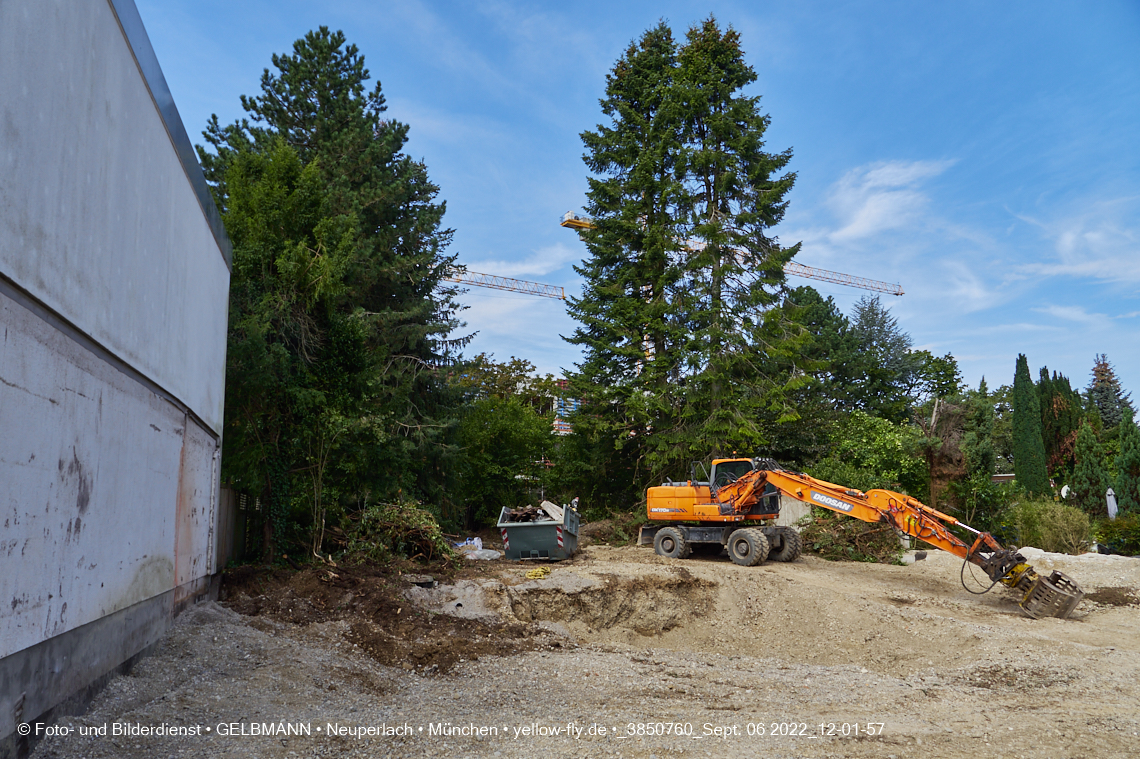 06.09.2022 - Baustelle an der Niederalmstraße 16 und Hugo-Lang-Bogen 13 in Neuperlach-Trudering